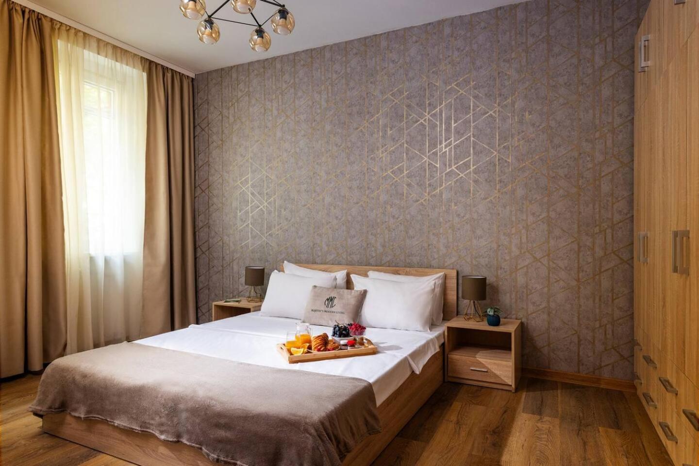 Apartment Spacious With Lovely Terrace